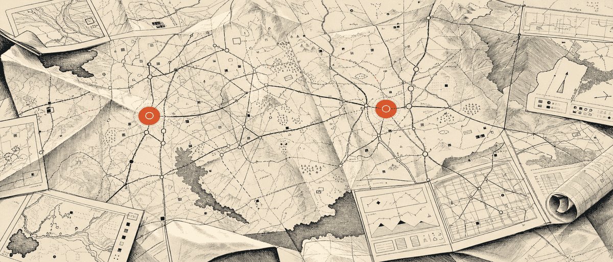 Une carte routière froissée des années 60 où deux pastilles vermillon brillent fortement, et tout le reste reste pâle et plié.